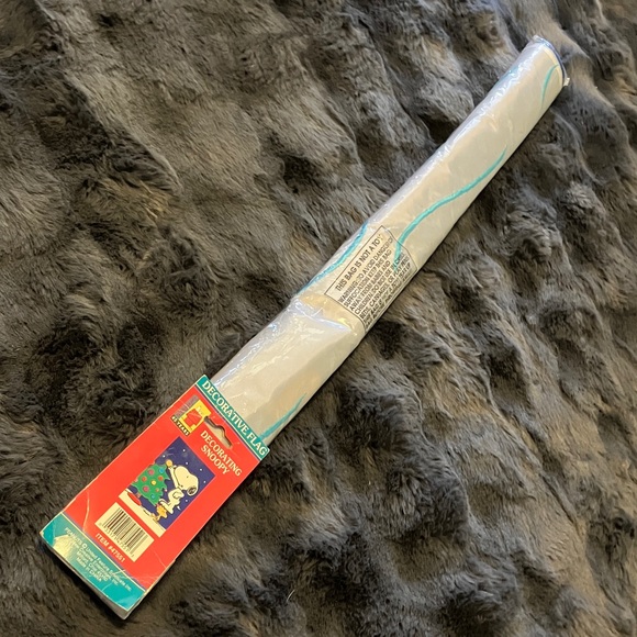 Decorating Snoopy Peanuts Christmas Appliqué Flag 28"x44" (Large) - Picture 2 of 6